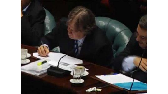 Seguí aquí en vivo la interpelación al ministro Lorenzo