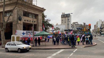 sindicato de ancap desocupo edificio central tras negociar una reunion