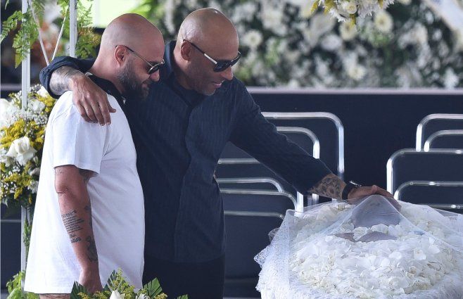 Pelé-velorio-familia.jpg