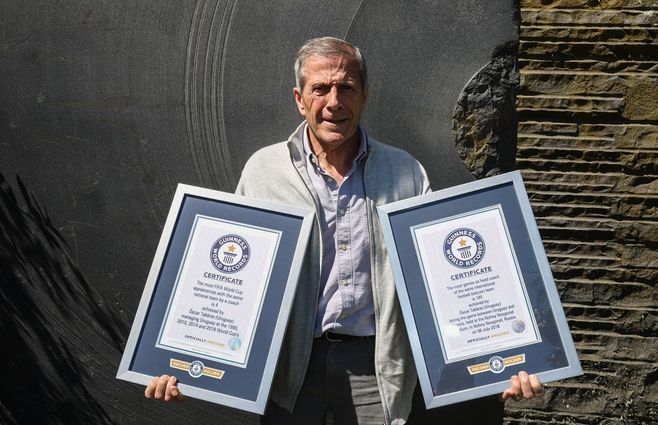 maestro tabárez record guiness AFP.jpg