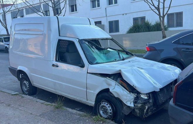 Foto: María Eugenia Scognamiglio, Subrayado. La camioneta que conducía la mujer alcoholizada.