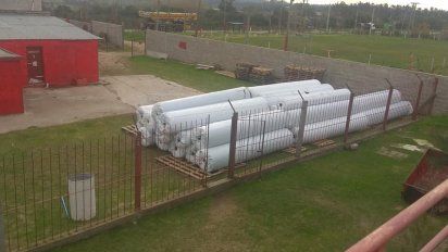 En junio de 2018, Rentistas subió fotos de las obras de colocación de césped sintético&nbsp;