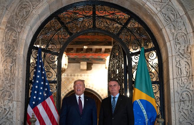 Trump y Bolsonaro en Palm Beach celebrando un acuerdo militar