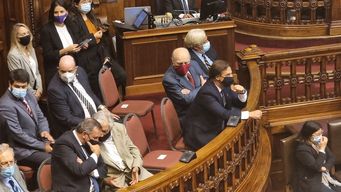 Presidente y ex presidentes en la Asamblea General. Foto publicada por Pablo Ferreri.