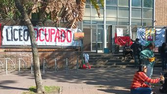 Liceo 38 ocupado por el sindicato de profesores. Foto: Beatríz Martínez, Subrayado.