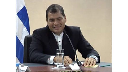Gabinete ministerial en pleno presentó renuncia en Ecuador