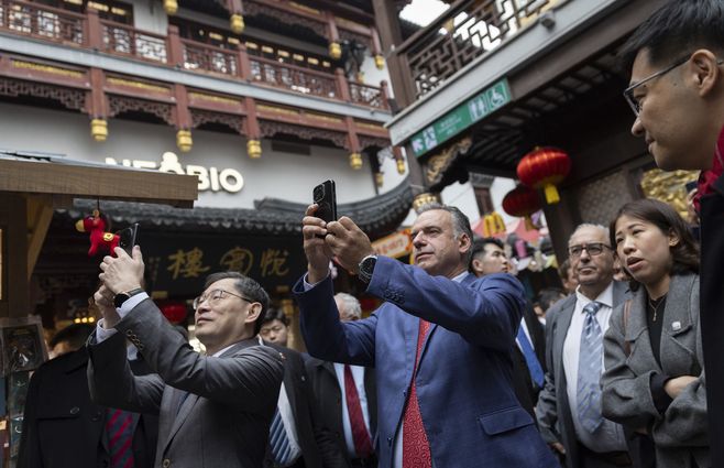 Foto: Presidencia. Yamandú Orsi en visita oficial en China.