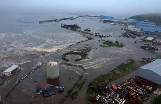 Tsunami en una isla del extremo oriente de Rusia. Foto: AFP.