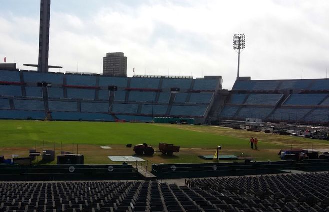 Estadio-Centenario-cancha-tras-Roger-Waters.jpg