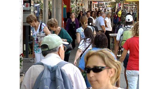 Solo 6% está disconforme con su situación financiera en Uruguay