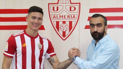 llega darwin nunez a almeria y el club da de baja a dos uruguayos: gonzalo bueno y gianni rodriguez