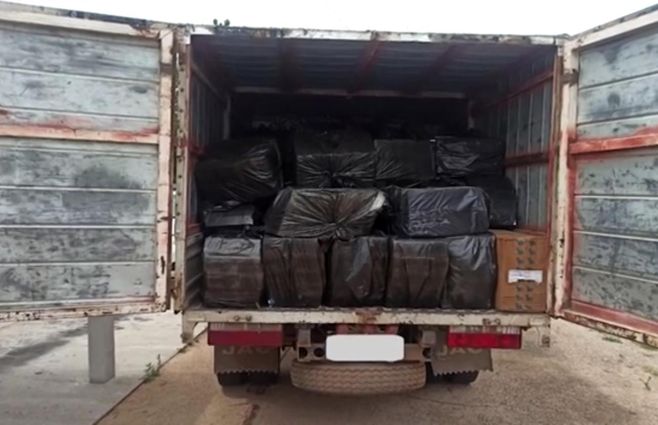 camión con contrabando incautado.jpg