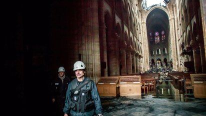 gobierno de francia inicia inicia consultas para reconstruir la aguja de notre dame 