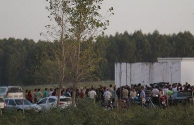 Más de un centenar de personas fue al entierro del doble homicida.&nbsp;