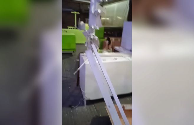 destrozos en plaza artesanos Punta del Este.jpg