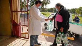 imm inicio entrega de bidones de agua en policlinicas: ¿quienes pueden retirarlos gratis?
