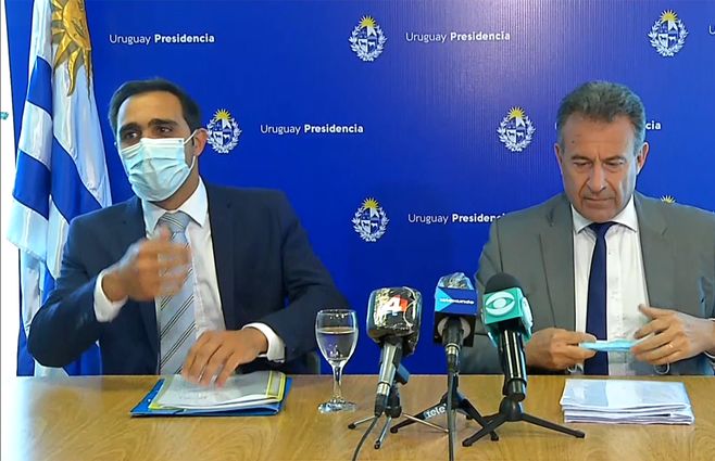 MSP: Subsecretario de Salud José Luis Satdjián (izq.) y Ministro Daniel Salinas.