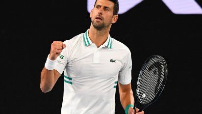 djokovic vence a raonic en octavos de australia