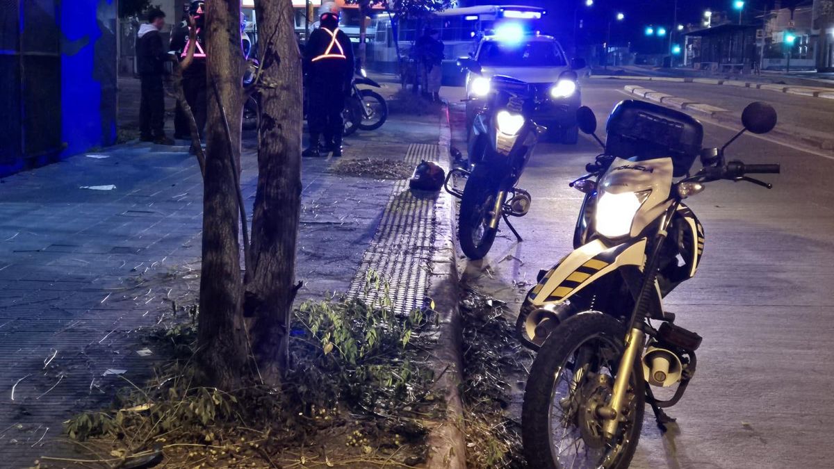 Mataron a un joven de 22 años en el Prado: dos delincuentes lo siguieron en moto y lo balearon