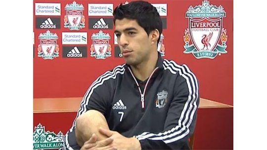 Mano a mano con Suárez en Liverpool: el ídolo fuera de la cancha