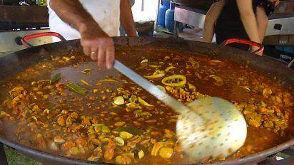 este domingo se realizo la paella a beneficio de la fundacion porsaleu