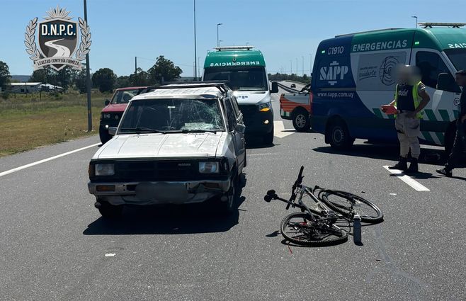 ciclista-camioneta-ruta-8-caminera