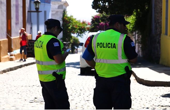 Policías en el programa verano azul. Foto: archivo.