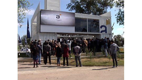Antel inauguró una tienda en el predio del Antel Arena