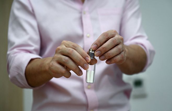 000_9MG8X2.jpg
