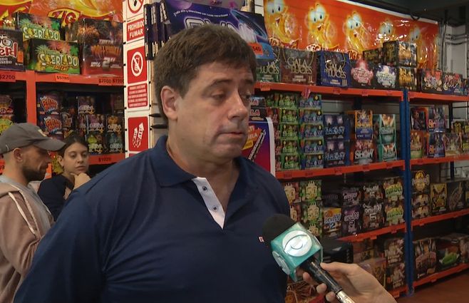 gustavo-prato-camara-fuegos-artificiales.jpg