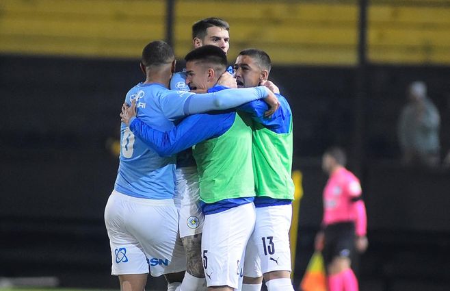 peñarol torque 12 - 6 - 22 dante fernandez (4).jpeg