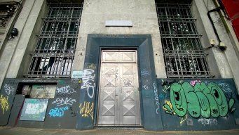 Foto: Gonzalo Palma, Subrayado. El edificio está ubicado sobre avenida Gral. Flores.