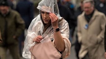 meteorologia ceso la alerta naranja y extendio la advertencia amarilla hasta la hora 20:30
