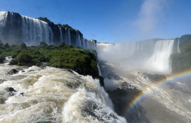 Cataratas-de-Iguazú.jpg