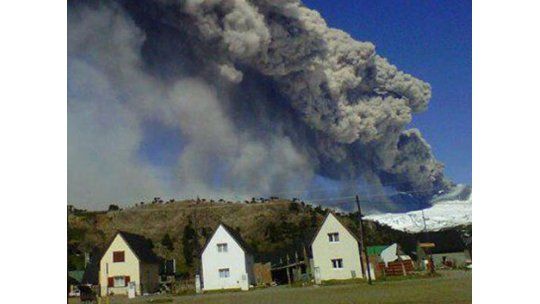 Alerta roja en Biobío por la erupción del volcán Copahue
