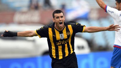 Fabricio Formiliano, caudillo de la zaga aurinegra vuelve a las canchas.&nbsp;