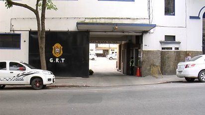 robaron armas a 2 policias dentro de instalaciones policiales