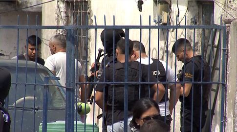 Cuatro personas detenidas tras ocho allanamientos en busca de una banda criminal dedicada a robos piraña