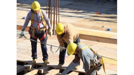 El desempleo baja y se estabiliza en el entorno del 6%