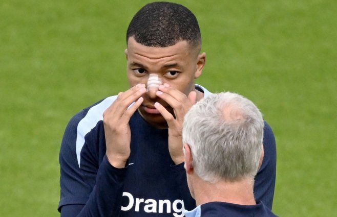 Foto: AFP. Kylian Mbappé, capitán de Francia.