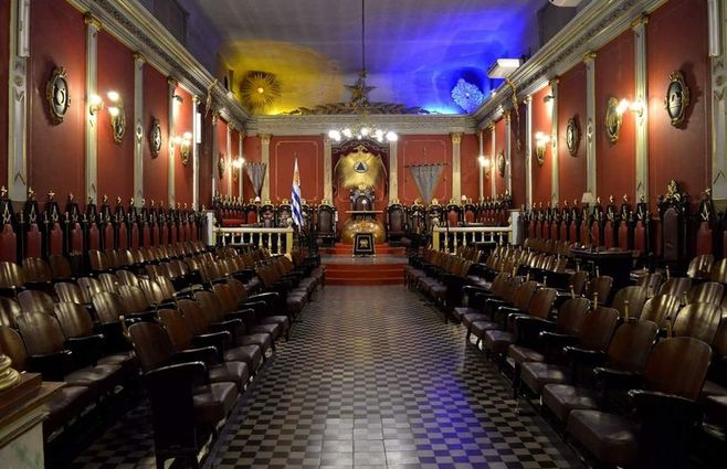Vista interna de la sede de la Gran Logia de la Masonería en a calle Mario Cassinoni