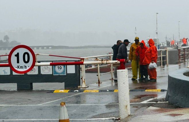 Foto: Yanina Gasañol, Subrayado. Operativo en Puerto del Buceo, Montevideo.