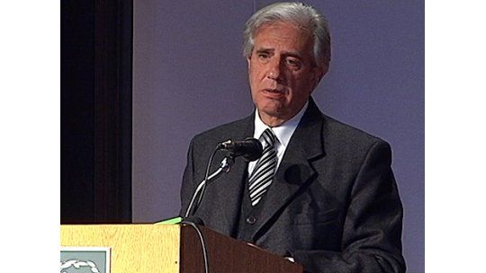 Vázquez: educación y empleo deben ser prioridades del FA