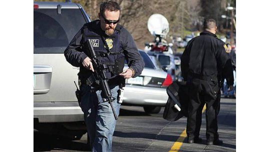Tiroteo: Connecticut no exige permisos para poseer armas
