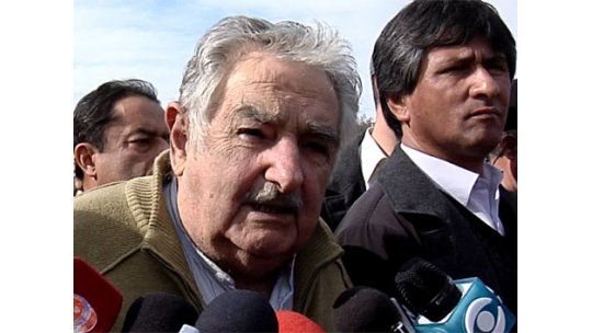 Mujica pidió “menos barniz cultural y más eficiencia productora”