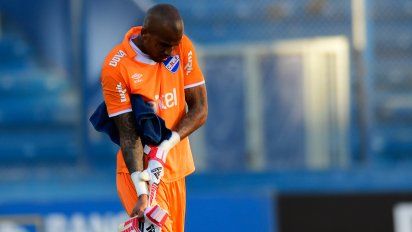 los futbolistas de nacional que se hicieron un examen medico de apuro para jugar