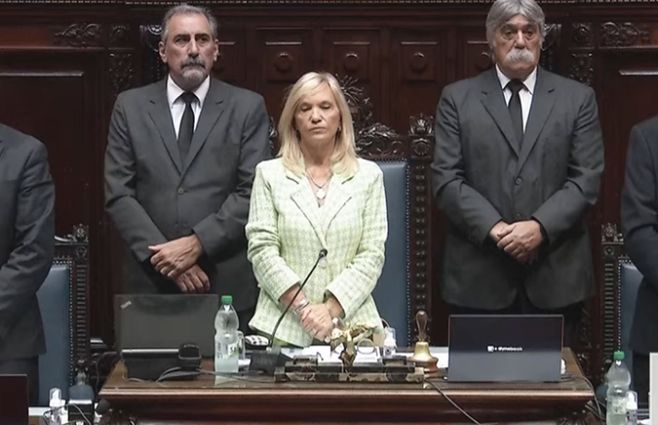 Argimón-senado-homenaje-peña.jpg
