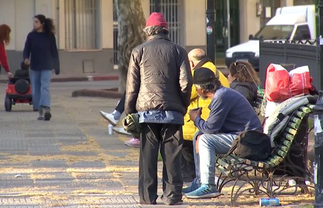 calle-personas-montevideo-