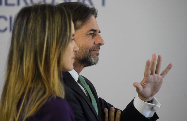 Lacalle Pou y vicecanciller Carolina Ache en la Cumbre del Mercosur. FocoUy.