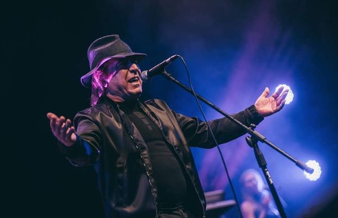 Melogno en el concierto con la Triple Nelson en 2018